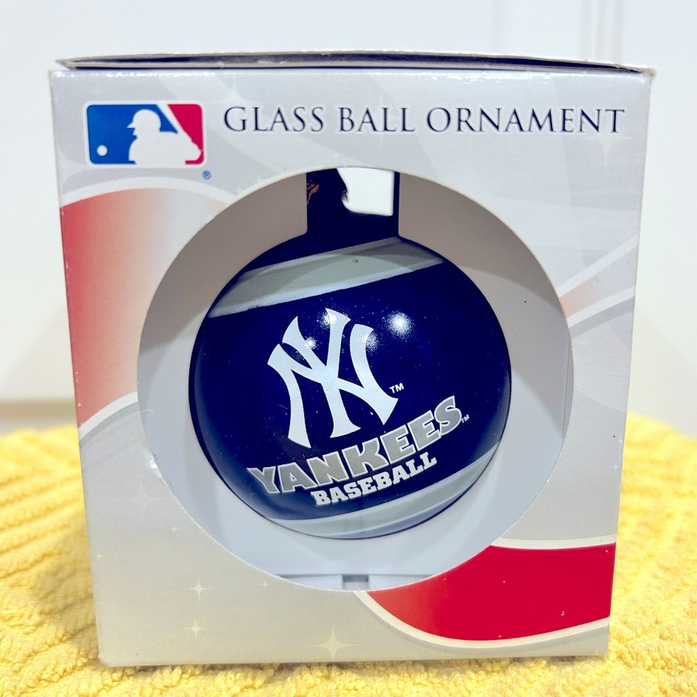 Vintage NY YANKEES Glass Ornament MLB 2012 Collectible
